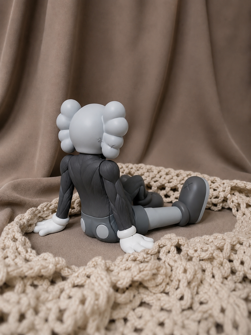 Figurine Collector – Édition Anatomie Gris