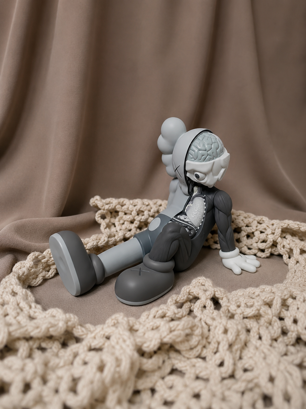 Figurine Collector – Édition Anatomie Gris