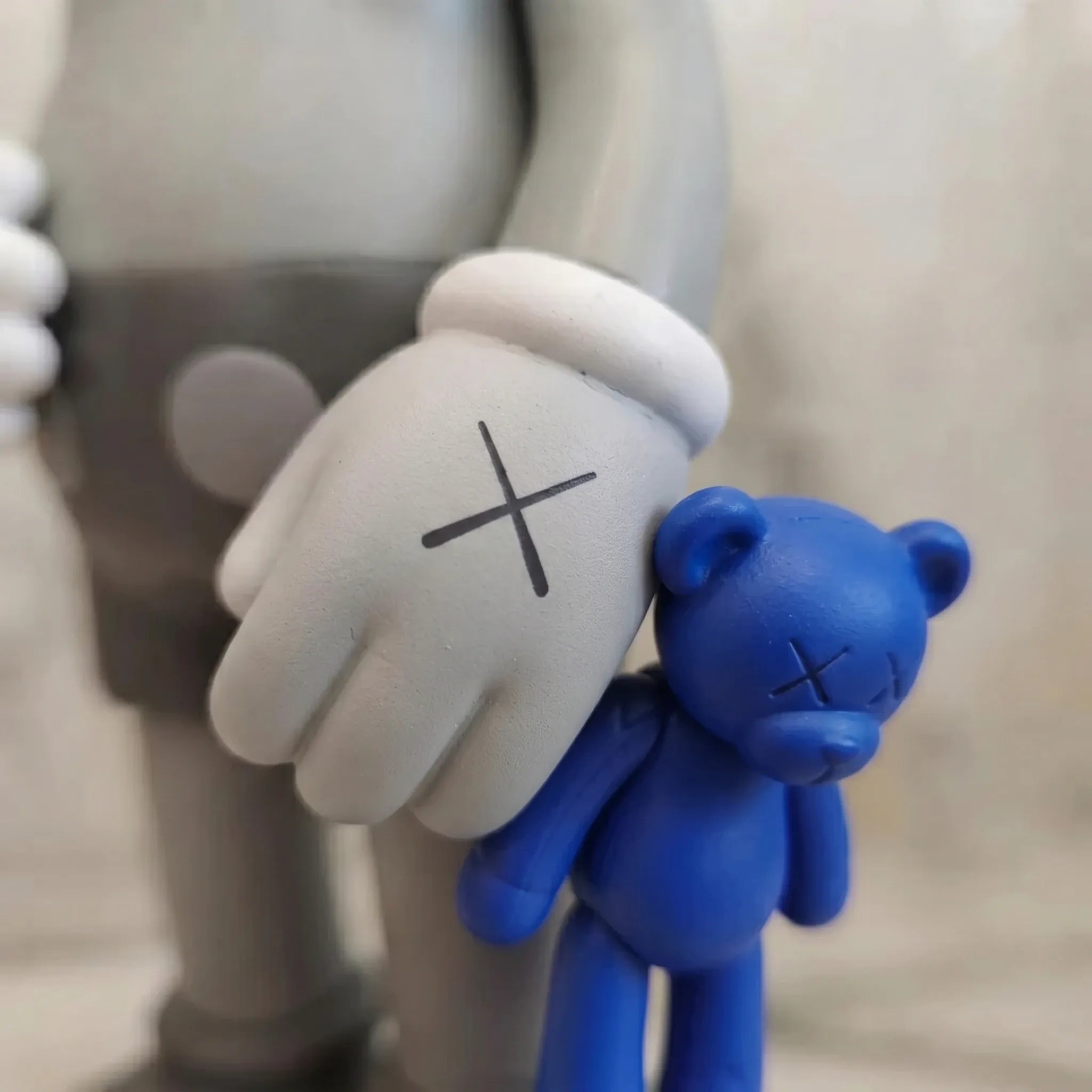Figurine Design KAWS Style with Blue Plush – 30 cm